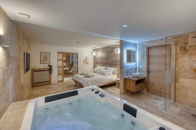 Échappée Bulle - Love’nSpa - weekend en amoureux, love rooms avec spa ou jacuzzi privatif2 de Échappée Bulle
