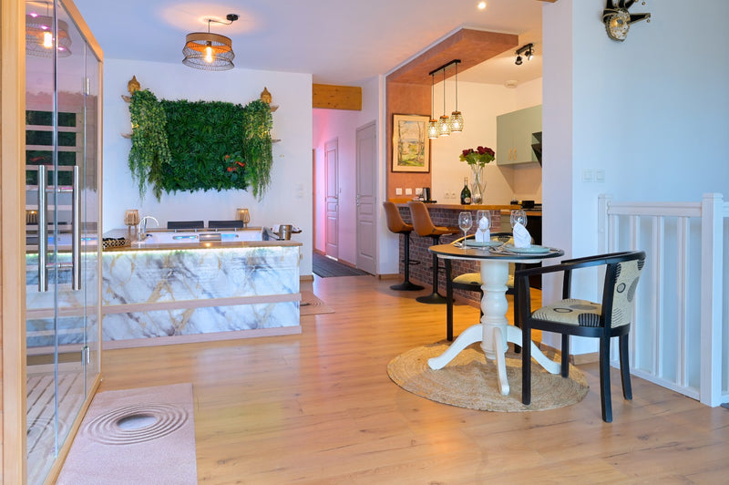 Echapée Nocturne - Love’nSpa - weekend en amoureux, love rooms avec spa ou jacuzzi privatif4 de Echapée Nocturne
