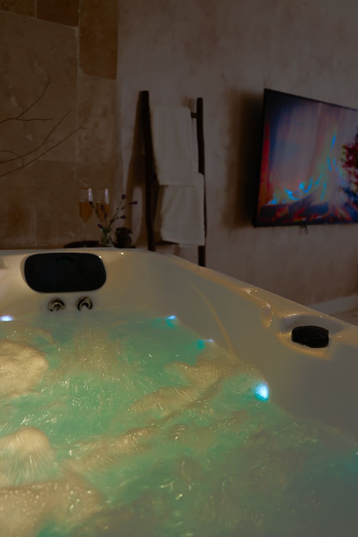 Eden home - Love’nSpa - weekend en amoureux, love rooms avec spa ou jacuzzi privatif4 de Eden home
