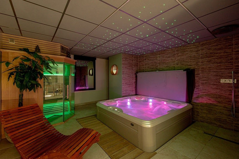 Espace évasion Love Room - Love’nSpa - weekend en amoureux, love rooms avec spa ou jacuzzi privatif3 de Espace évasions - Le Loft Love
