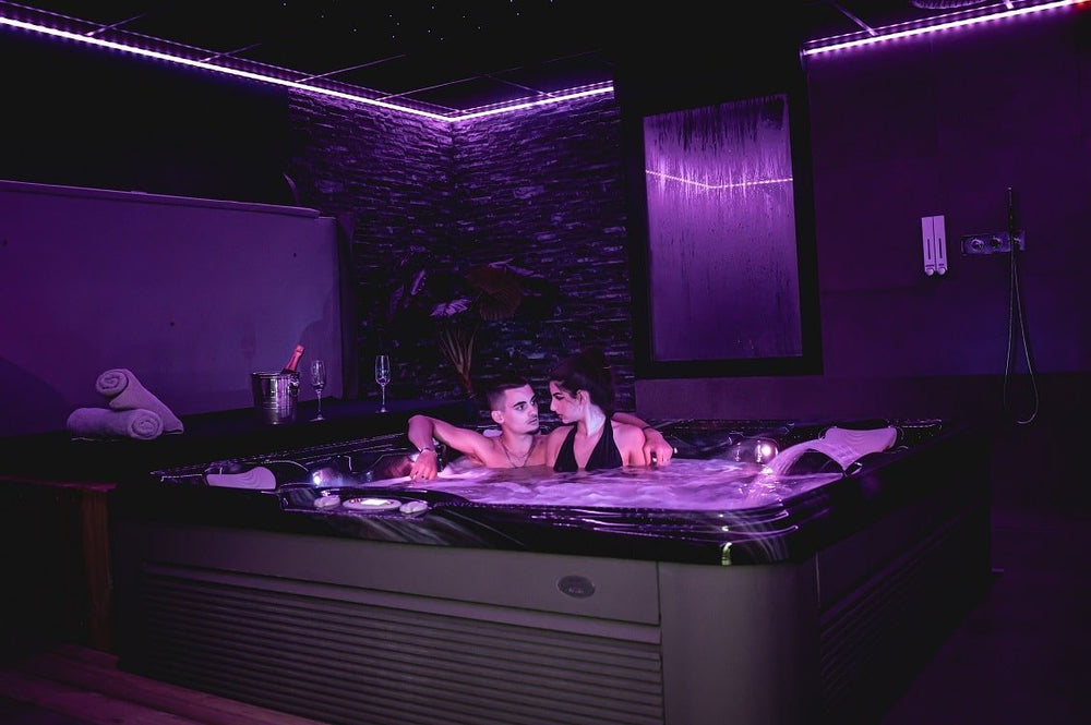 Espace évasion Love Room - Love’nSpa - weekend en amoureux, love rooms avec spa ou jacuzzi privatif9 de Espace évasions - Le Loft Love
