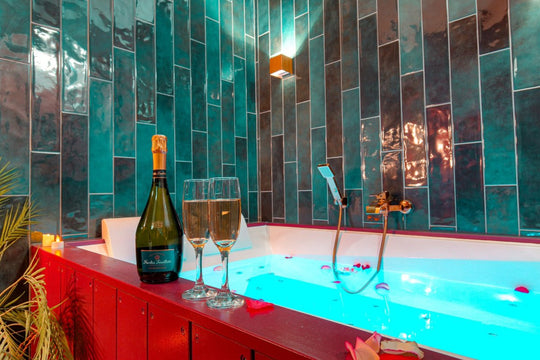Expérience Premium balnéo & clim - Love’nSpa - weekend en amoureux, love rooms avec spa ou jacuzzi privatif