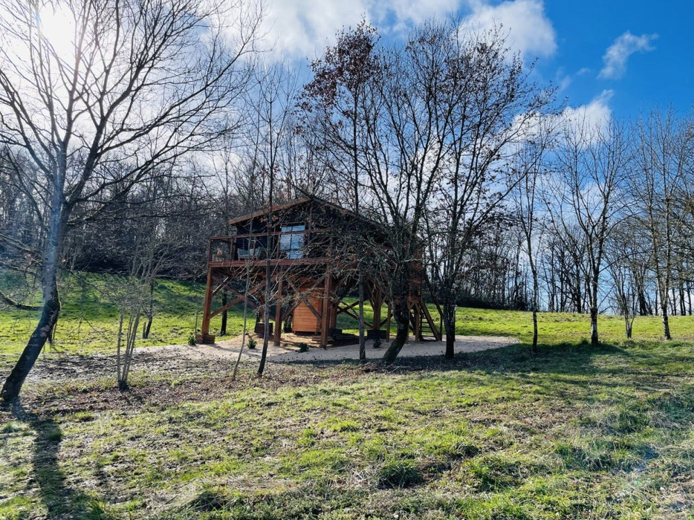 Feu de Foret - Love’nSpa - weekend en amoureux, love rooms avec spa ou jacuzzi privatif4 de Forest Fire
