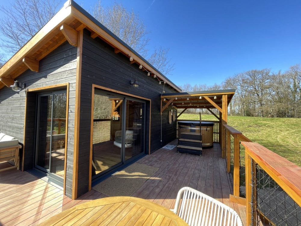 Feu de Foret - Love’nSpa - weekend en amoureux, love rooms avec spa ou jacuzzi privatif19 de Forest Fire
