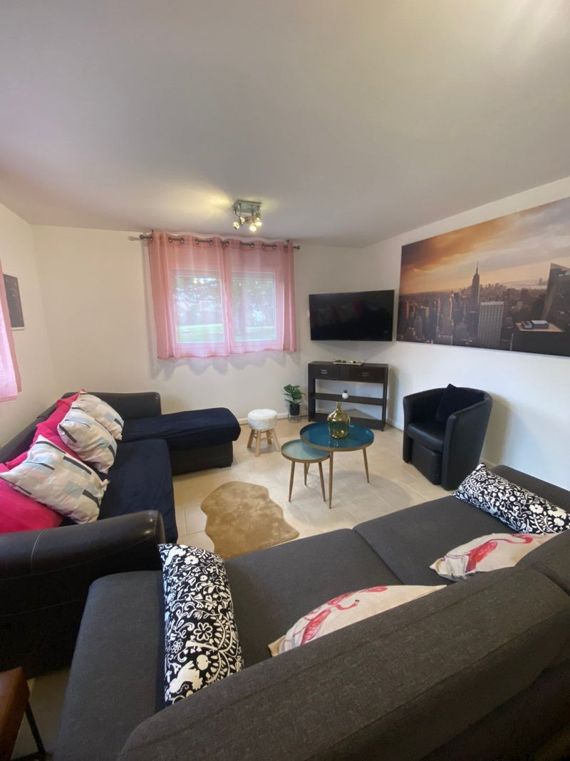 Girafe Love Room - Love’nSpa - weekend en amoureux, love rooms avec spa ou jacuzzi privatif1 de Girafe Love Room
