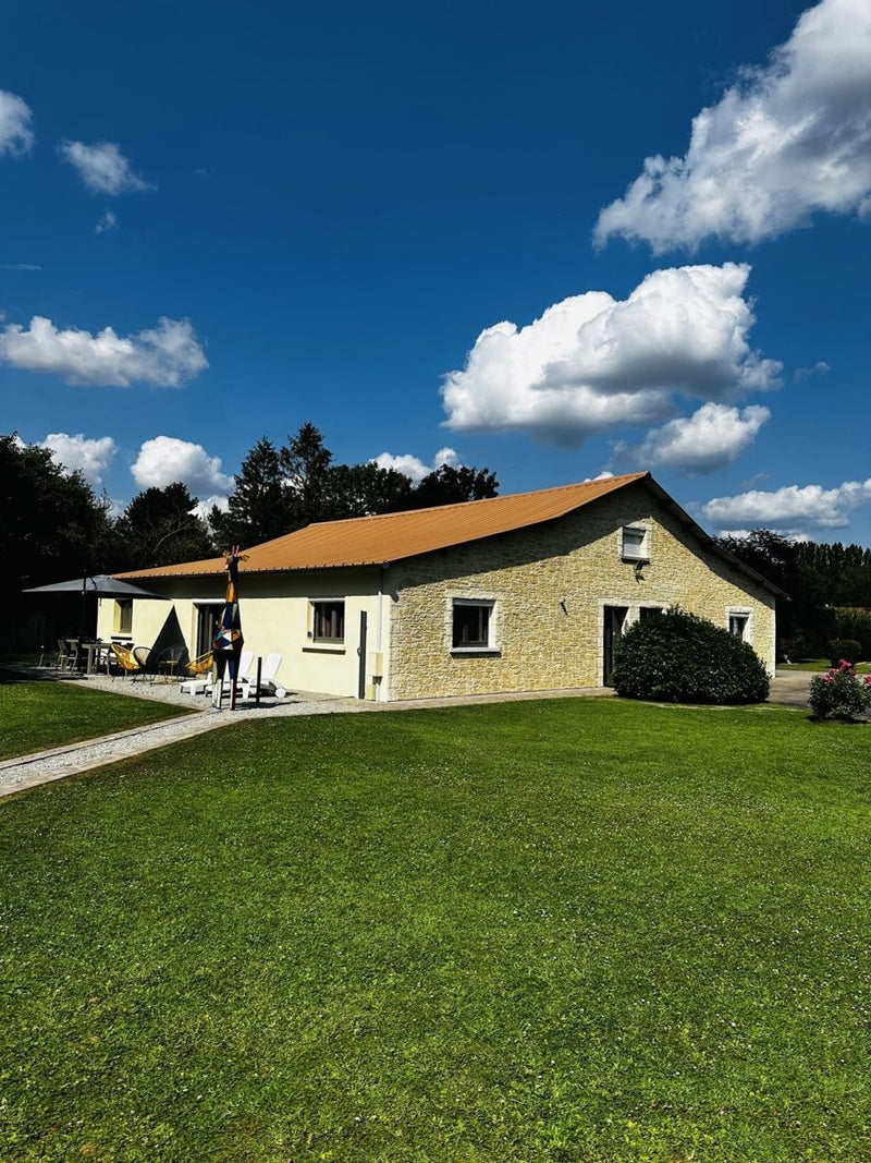 Girafe Love Room - Love’nSpa - weekend en amoureux, love rooms avec spa ou jacuzzi privatif3 de Girafe Love Room
