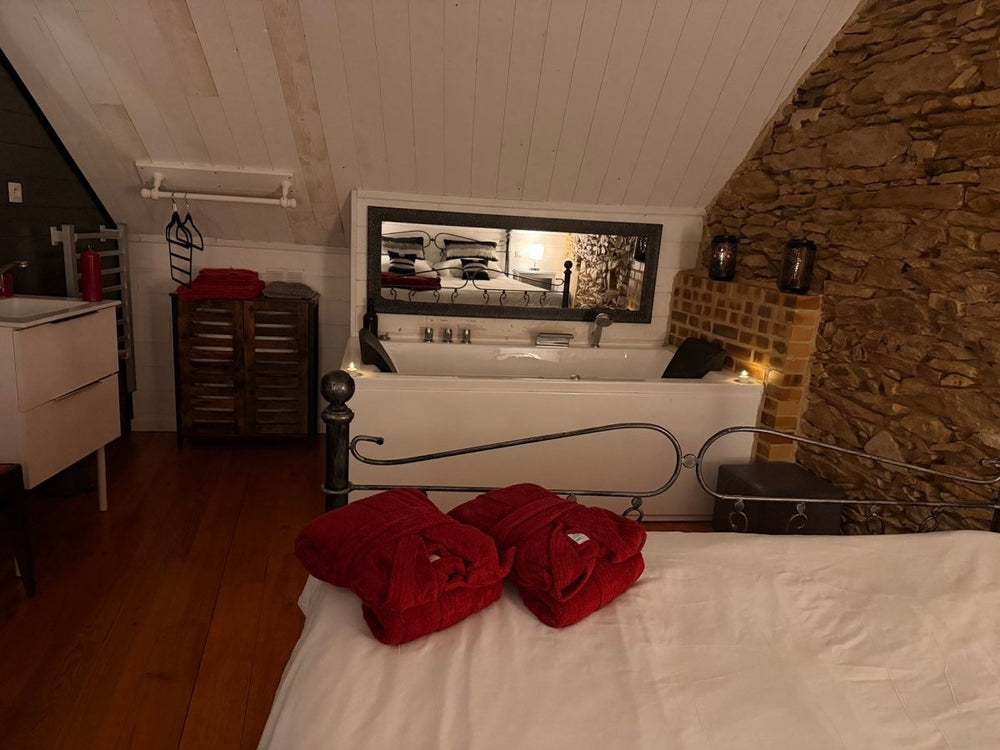 Grey - Love’nSpa - weekend en amoureux, love rooms avec spa ou jacuzzi privatif6 de Grey
