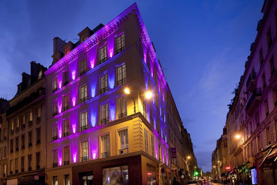 Hôtel design secret de Paris - Chambre Moulin Rouge - Love’nSpa - weekend en amoureux, love rooms avec spa ou jacuzzi privatif