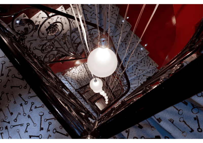 Hôtel design secret de Paris - Chambre Moulin Rouge - Love’nSpa - weekend en amoureux, love rooms avec spa ou jacuzzi privatif