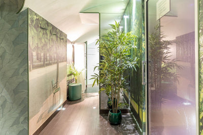 Hôtel design secret de Paris - Chambre Moulin Rouge - Love’nSpa - weekend en amoureux, love rooms avec spa ou jacuzzi privatif