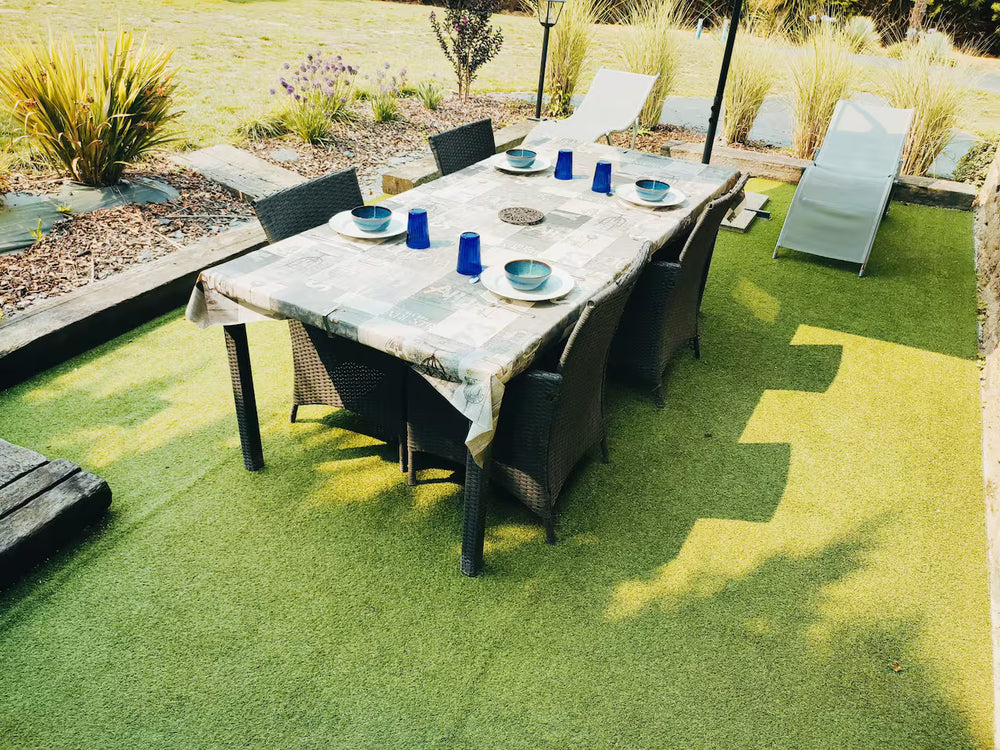 Jacuzzi XXL+ Charme et Caractères de campagne - Love’nSpa - weekend en amoureux, love rooms avec spa ou jacuzzi privatif8 de Jacuzzi XXL+ Charme et Caractères de campagne
