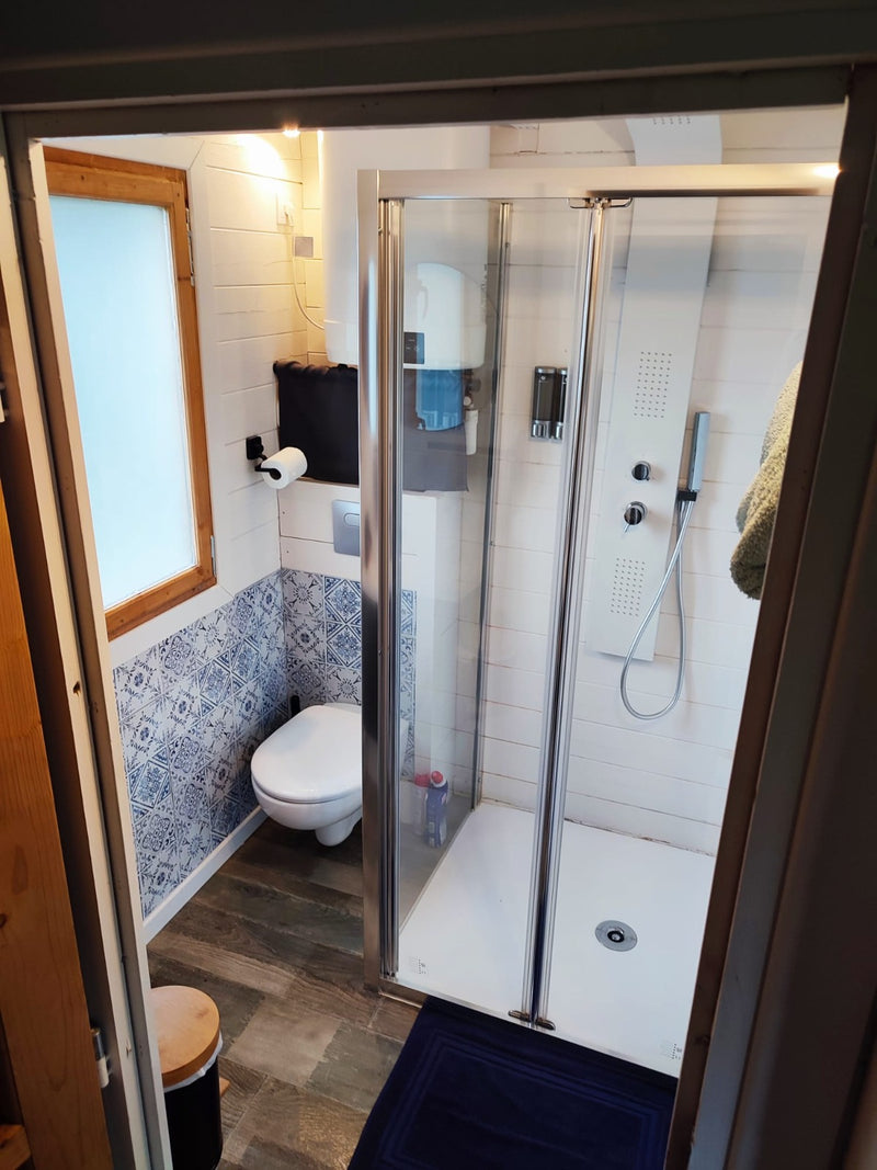 Jacuzzi XXL+ La Rouyonnaise - Love’nSpa - weekend en amoureux, love rooms avec spa ou jacuzzi privatif2 de Jacuzzi XXL+ La Rouyonnaise
