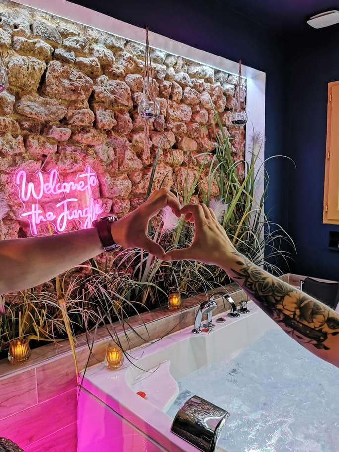 Jade - Love’nSpa - weekend en amoureux, love rooms avec spa ou jacuzzi privatif3 de Jade
