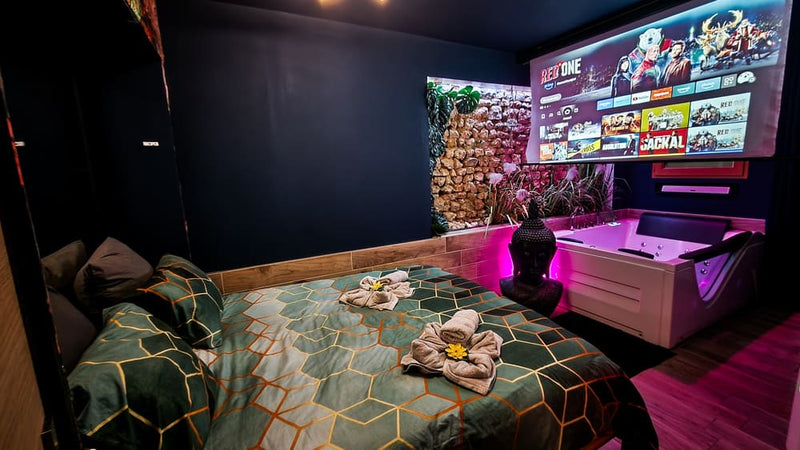 Jade - Love’nSpa - weekend en amoureux, love rooms avec spa ou jacuzzi privatif2 de Jade
