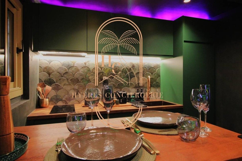 Jungle Hyères Love Room - Love’nSpa - weekend en amoureux, love rooms avec spa ou jacuzzi privatif5 de Jungle Hyères Love Room
