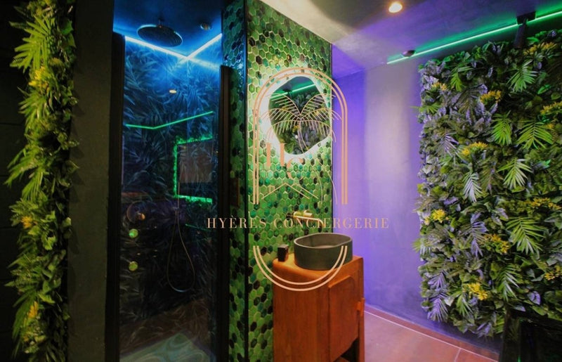 Jungle Hyères Love Room - Love’nSpa - weekend en amoureux, love rooms avec spa ou jacuzzi privatif