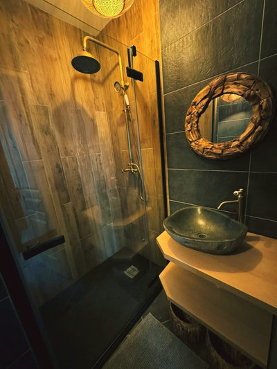 Jungle romantique Spa & Cinéma sous les arbres - Love’nSpa - weekend en amoureux, love rooms avec spa ou jacuzzi privatif