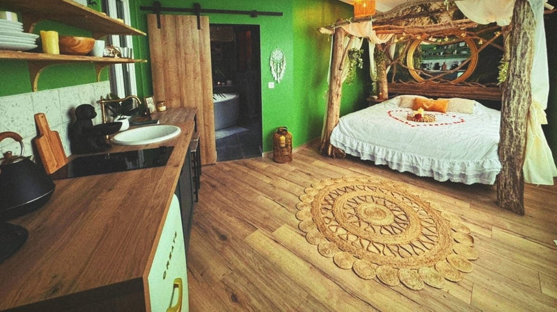Jungle romantique Spa & Cinéma sous les arbres - Love’nSpa - weekend en amoureux, love rooms avec spa ou jacuzzi privatif