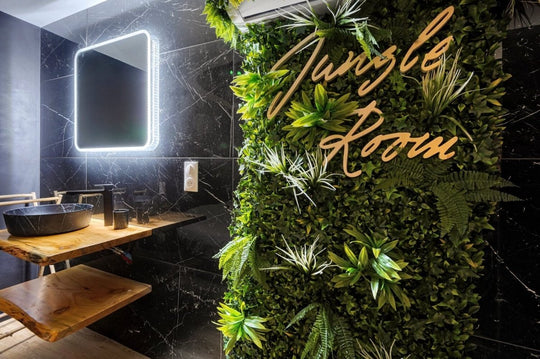 JUNGLE ROOM - Love’nSpa - weekend en amoureux, love rooms avec spa ou jacuzzi privatif