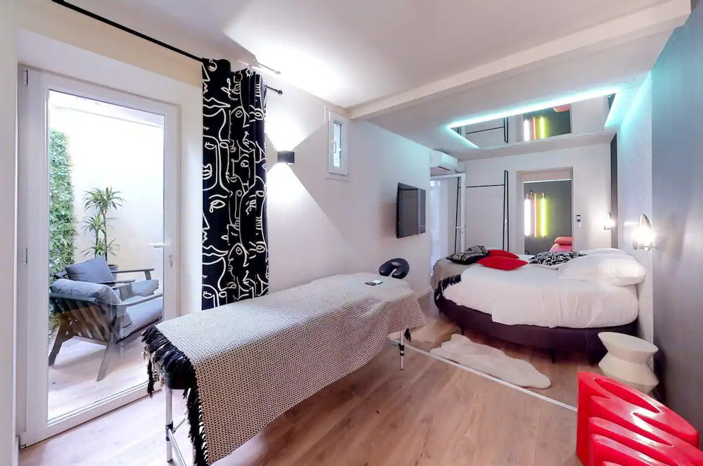 Just for us - Love’nSpa - weekend en amoureux, love rooms avec spa ou jacuzzi privatif7 de Just for us - Suite Orion
