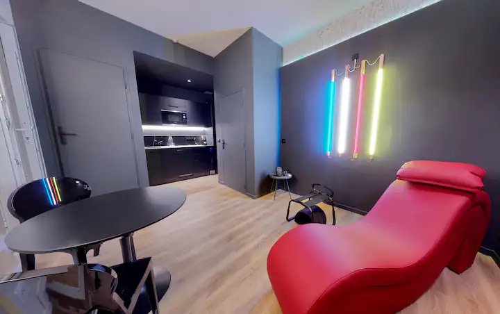 Just for us - Love’nSpa - weekend en amoureux, love rooms avec spa ou jacuzzi privatif4 de Just for us - Suite Orion
