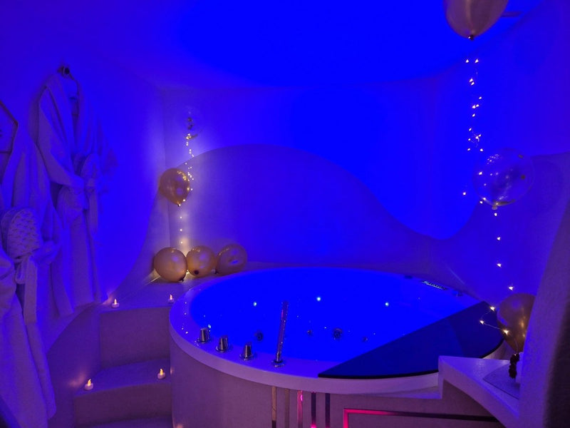 Kama Muta - Love’nSpa - weekend en amoureux, love rooms avec spa ou jacuzzi privatif1 de Kama Muta
