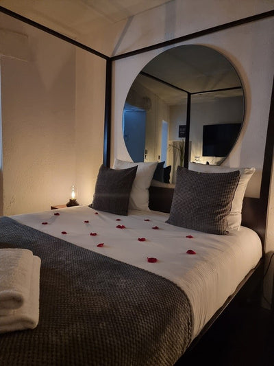 La Bayeuzen - Le Baldaquin - Love’nSpa - weekend en amoureux, love rooms avec spa ou jacuzzi privatif