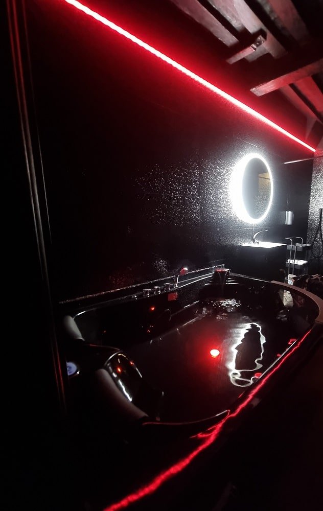 La Bayeuzen - Le Jardin - Love’nSpa - weekend en amoureux, love rooms avec spa ou jacuzzi privatif6 de La Bayeuzen - Le Jardin
