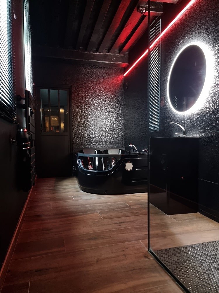 La Bayeuzen - Le Jardin - Love’nSpa - weekend en amoureux, love rooms avec spa ou jacuzzi privatif3 de La Bayeuzen - Le Jardin
