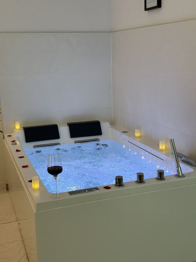 La Belle Nuit - Nuit Eternelle - Love’nSpa - weekend en amoureux, love rooms avec spa ou jacuzzi privatif