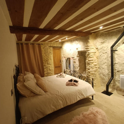 la chambre romantique du Beaumont - Love’nSpa - weekend en amoureux, love rooms avec spa ou jacuzzi privatif