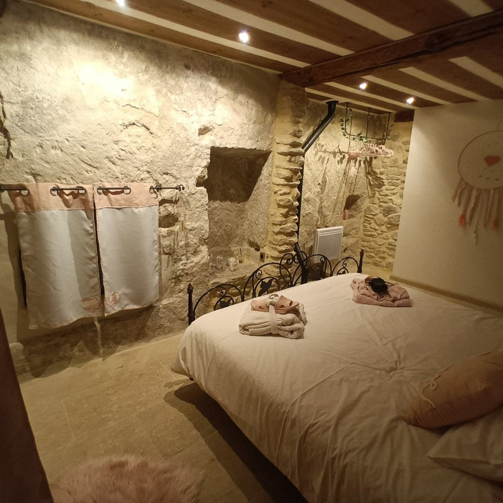 la chambre romantique du Beaumont - Love’nSpa - weekend en amoureux, love rooms avec spa ou jacuzzi privatif6 de la chambre romantique du Beaumont
