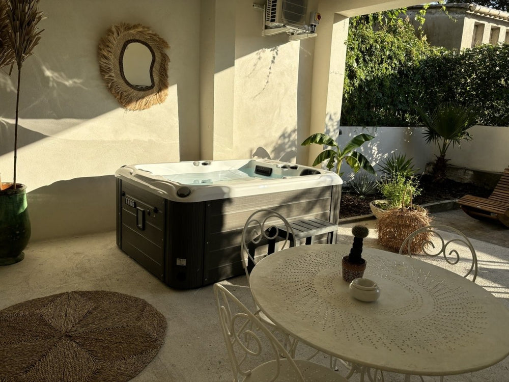 La cour des plaisirs - Love’nSpa - weekend en amoureux, love rooms avec spa ou jacuzzi privatif7 de La cour des plaisirs
