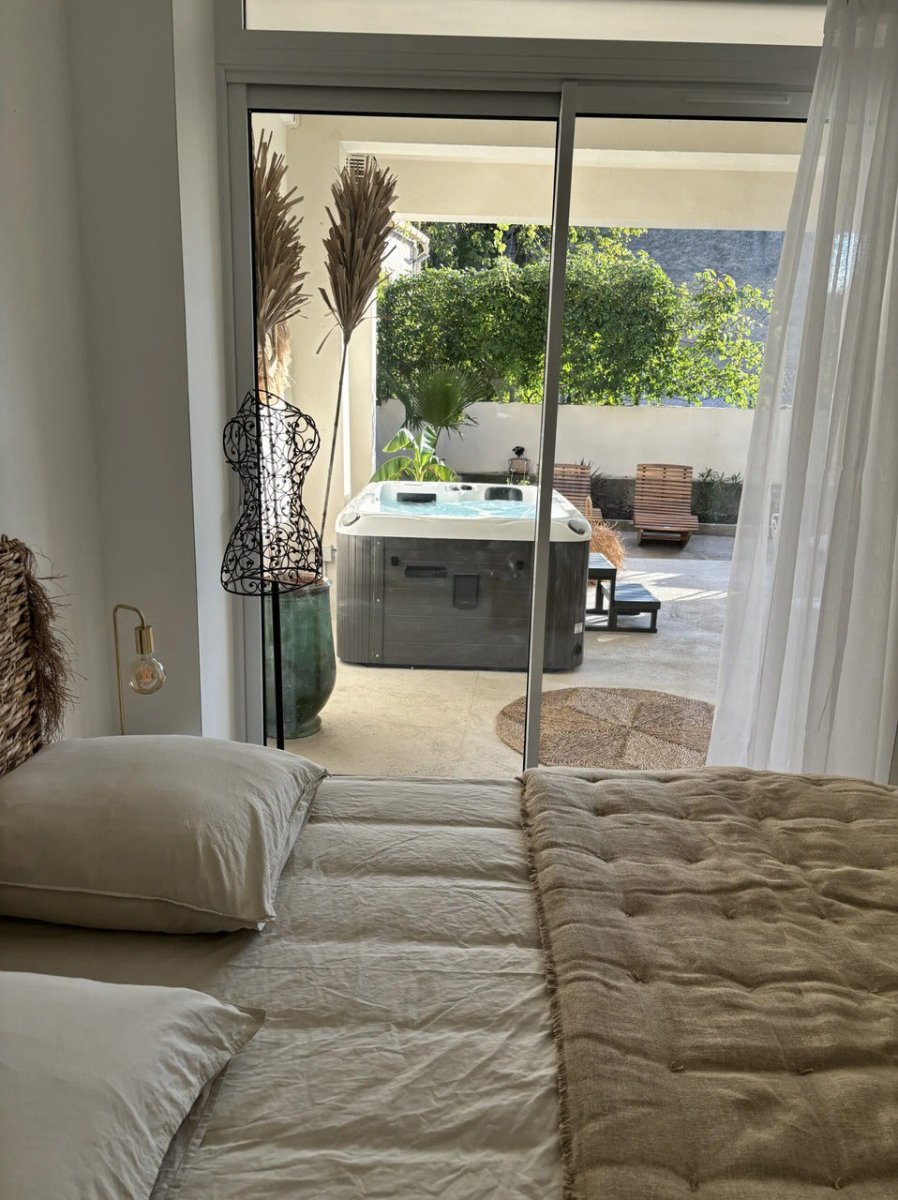 La cour des plaisirs - Love’nSpa - weekend en amoureux, love rooms avec spa ou jacuzzi privatif9 de La cour des plaisirs
