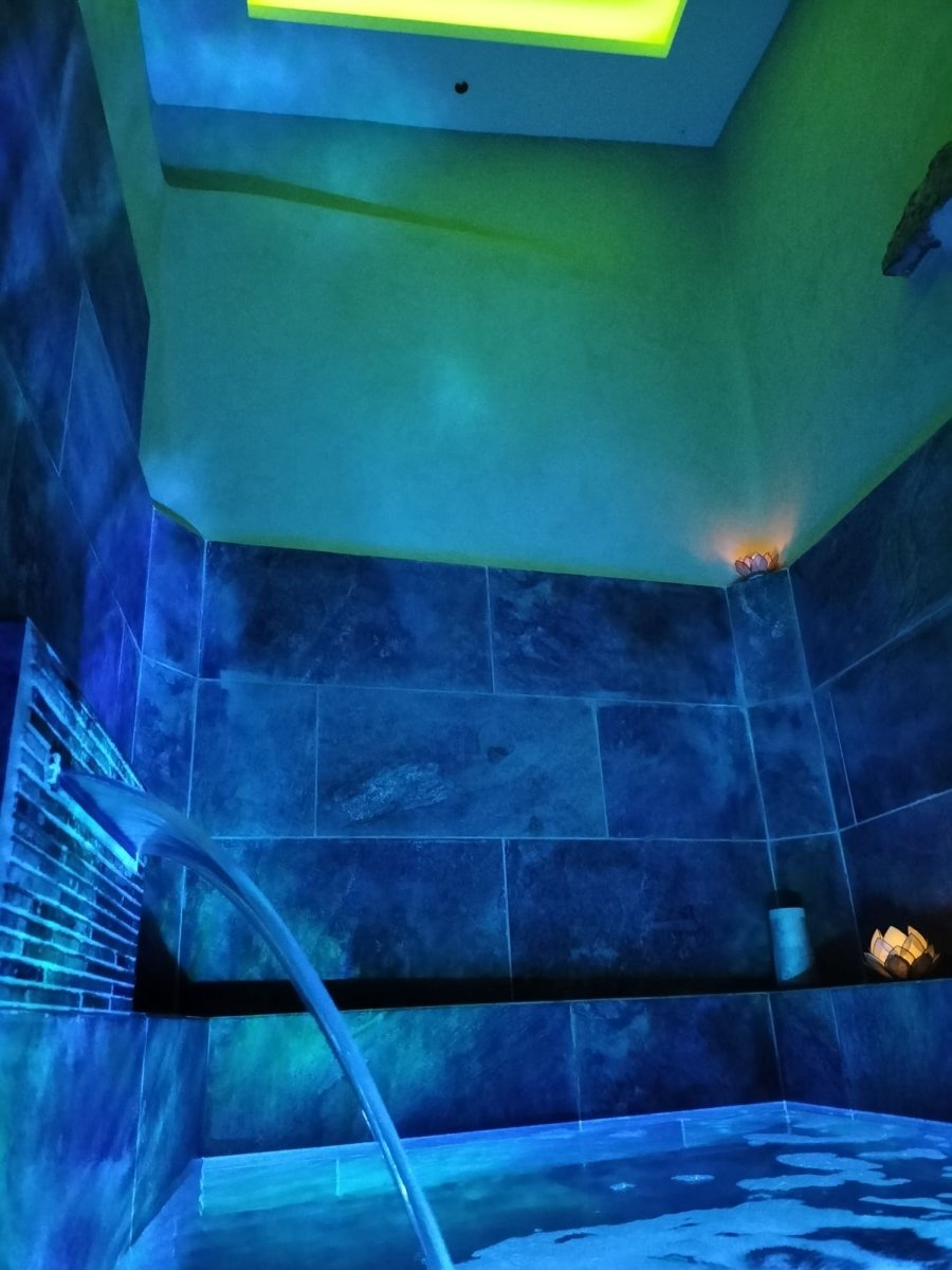 La Fontaine d'Essens - Love’nSpa - weekend en amoureux, love rooms avec spa ou jacuzzi privatif14 de La Fontaine d'Essens
