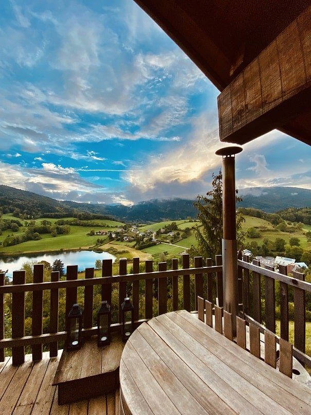 Là-Haut cabanes perchées - Love’nSpa - weekend en amoureux, love rooms avec spa ou jacuzzi privatif2 de Là-Haut cabanes perchées
