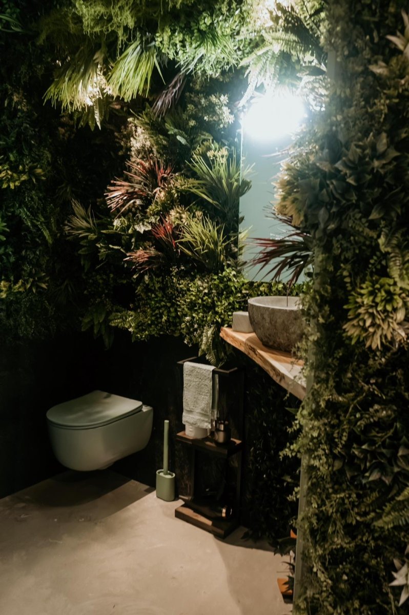 La JUNGLE de Toulon - Love’nSpa - weekend en amoureux, love rooms avec spa ou jacuzzi privatif2 de La JUNGLE de Toulon
