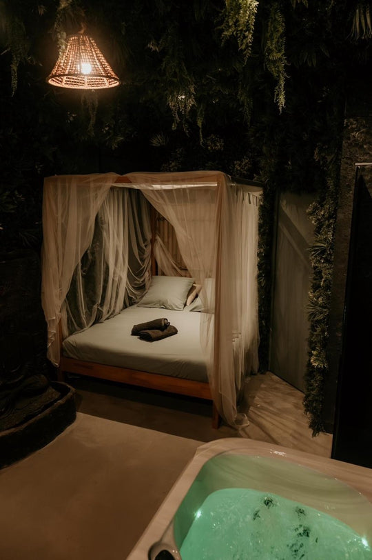 La JUNGLE de Toulon - Love’nSpa - weekend en amoureux, love rooms avec spa ou jacuzzi privatif