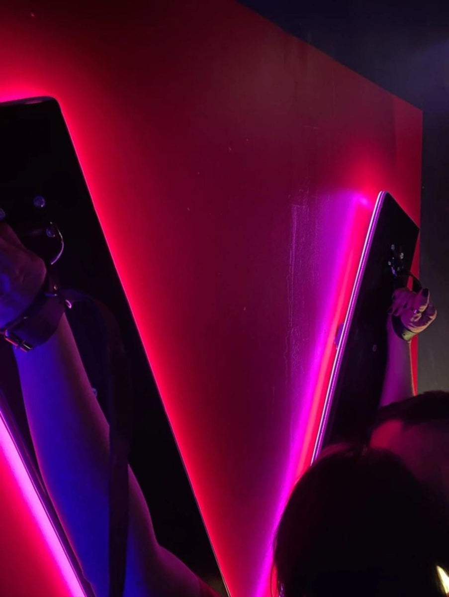 la lovecoquine chez loveroom Toulon - Love’nSpa - weekend en amoureux, love rooms avec spa ou jacuzzi privatif4 de la lovecoquine chez loveroom Toulon
