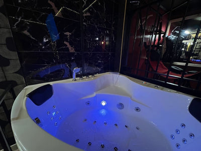 La parenthèse - 50 NUANCES DE PARENTHESES - Love’nSpa - weekend en amoureux, love rooms avec spa ou jacuzzi privatif