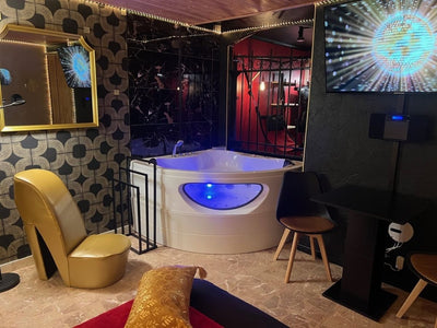 La parenthèse - 50 NUANCES DE PARENTHESES - Love’nSpa - weekend en amoureux, love rooms avec spa ou jacuzzi privatif