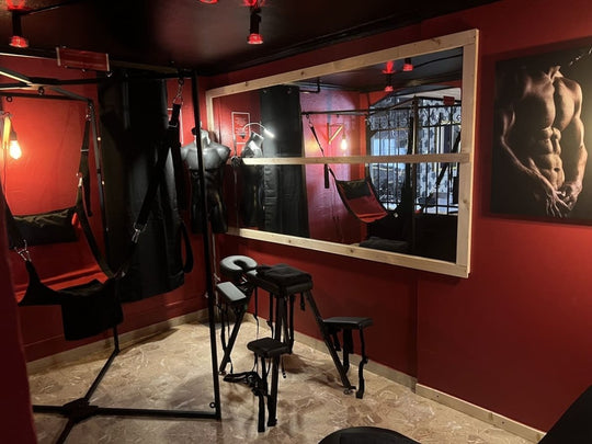 La parenthèse - 50 NUANCES DE PARENTHESES - Love’nSpa - weekend en amoureux, love rooms avec spa ou jacuzzi privatif