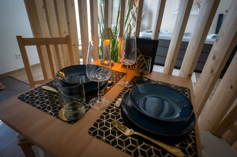 La Parenthèse Amoureuse - Love’nSpa - weekend en amoureux, love rooms avec spa ou jacuzzi privatif3 de La Parenthèse Amoureuse
