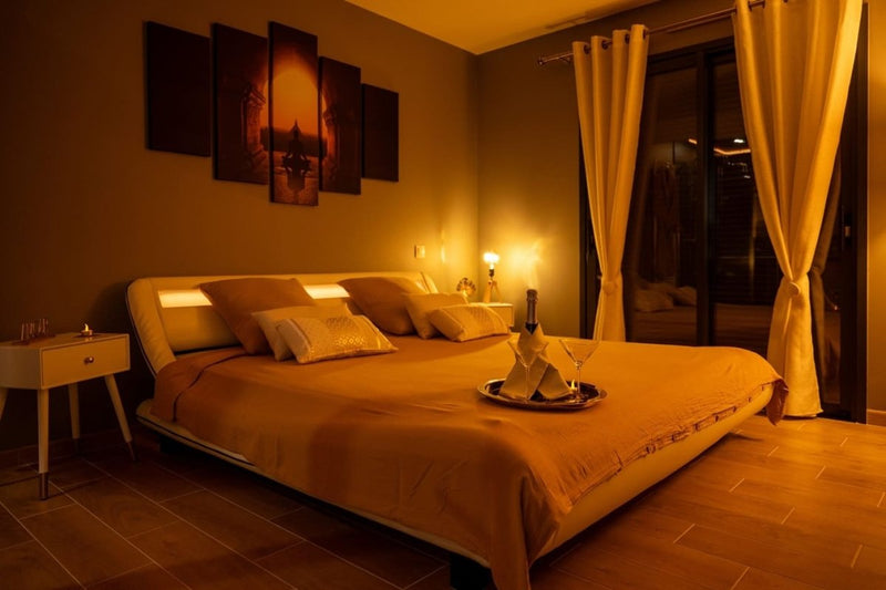 La Parenthèse Amoureuse - Love’nSpa - weekend en amoureux, love rooms avec spa ou jacuzzi privatif2 de La Parenthèse Amoureuse
