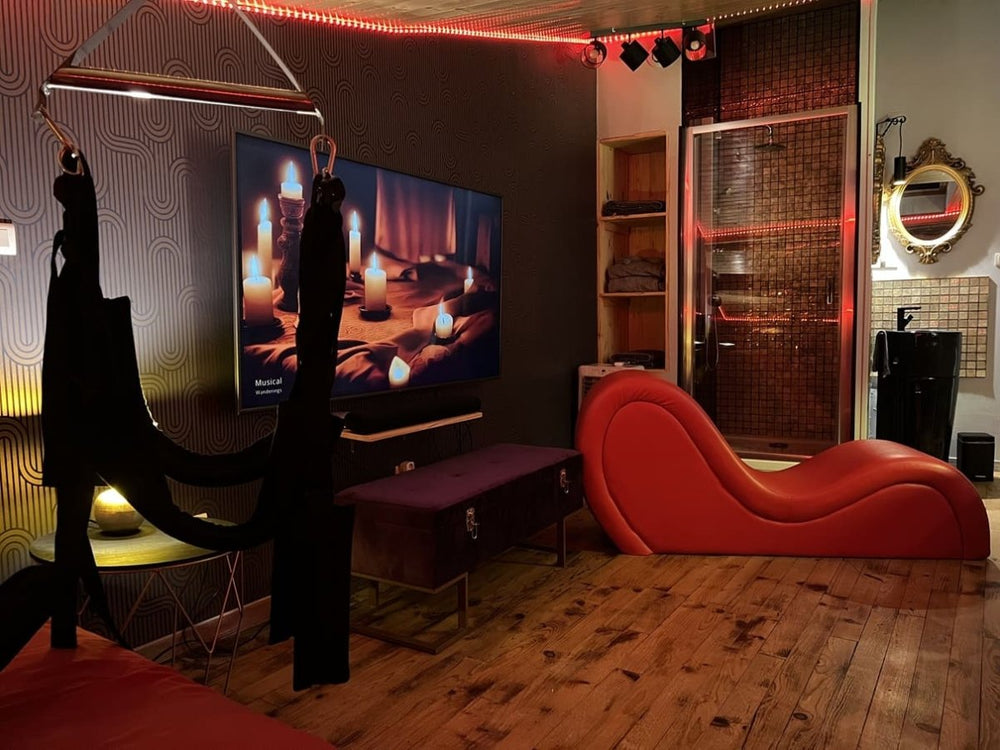 La parenthèse - SECRET ROOM - Love’nSpa - weekend en amoureux, love rooms avec spa ou jacuzzi privatif15 de La parenthèse - SECRET ROOM
