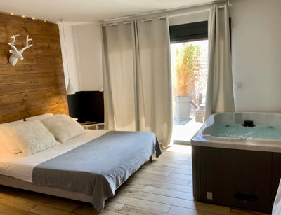 La Perle du Voyageur - Suite Scandinave - Love’nSpa - weekend en amoureux, love rooms avec spa ou jacuzzi privatif