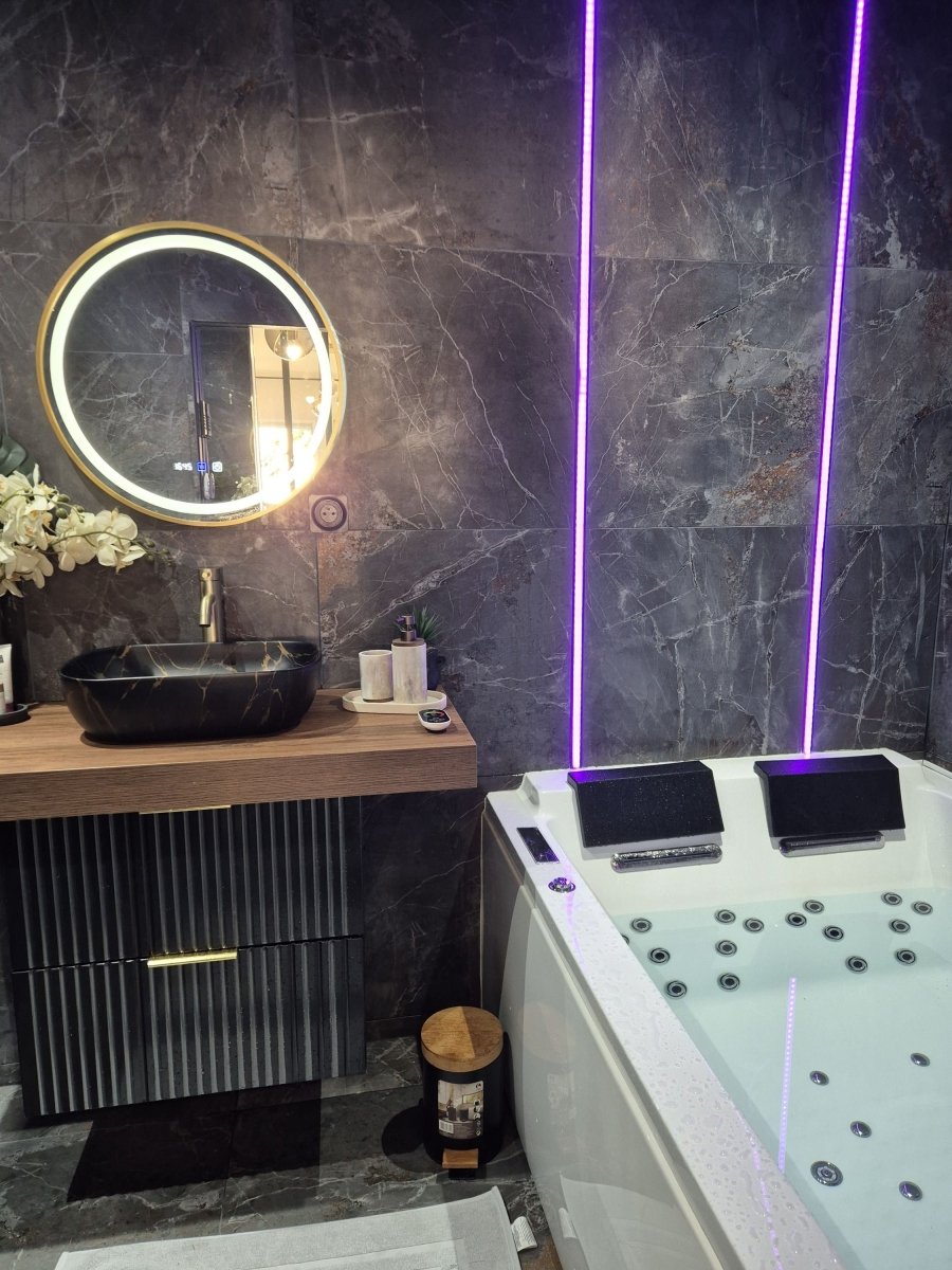 La Petite Suite - Love’nSpa - weekend en amoureux, love rooms avec spa ou jacuzzi privatif1 de La Petite Suite
