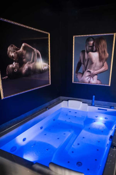 La Rose Médiévale - Love’nSpa - weekend en amoureux, love rooms avec spa ou jacuzzi privatif