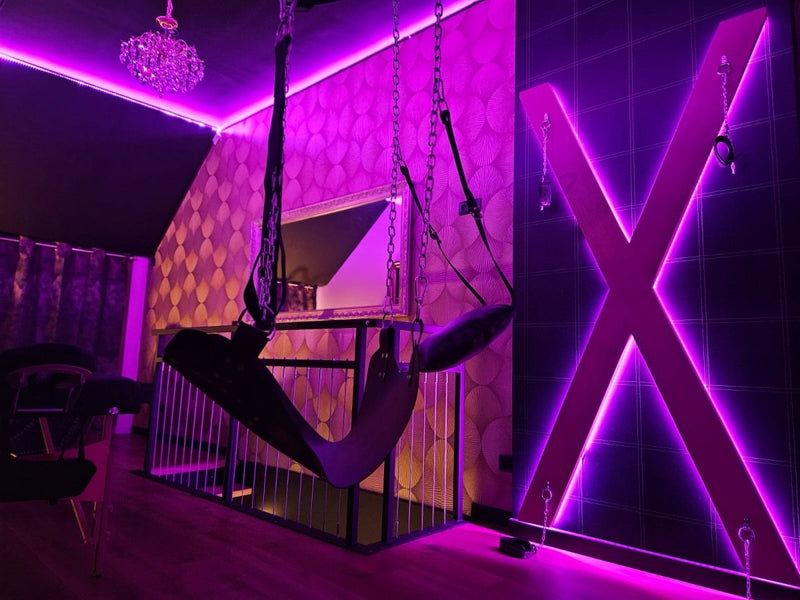 LA SECRETE ROOM - Love’nSpa - weekend en amoureux, love rooms avec spa ou jacuzzi privatif1 de LA SECRETE ROOM
