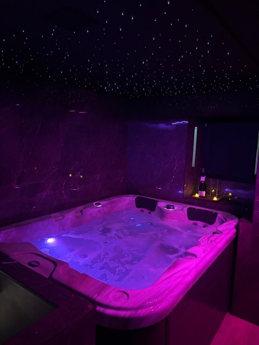 LA SECRETE ROOM - Love’nSpa - weekend en amoureux, love rooms avec spa ou jacuzzi privatif6 de LA SECRETE ROOM

